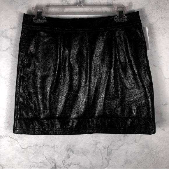 [Topshop ] Edgy Vinyl Mini Skirt - Picture 6 of 6